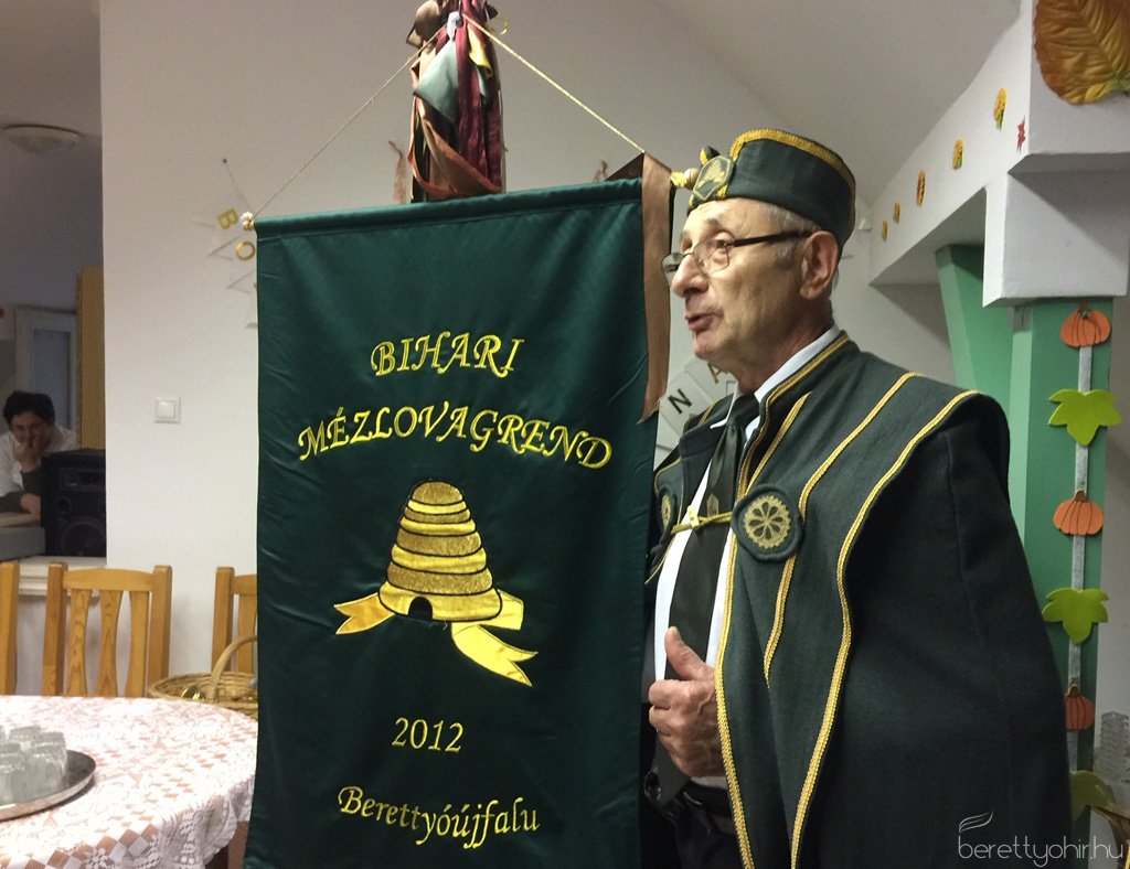 A Fényes-házban járt a Bihari Mézlovagrend 09